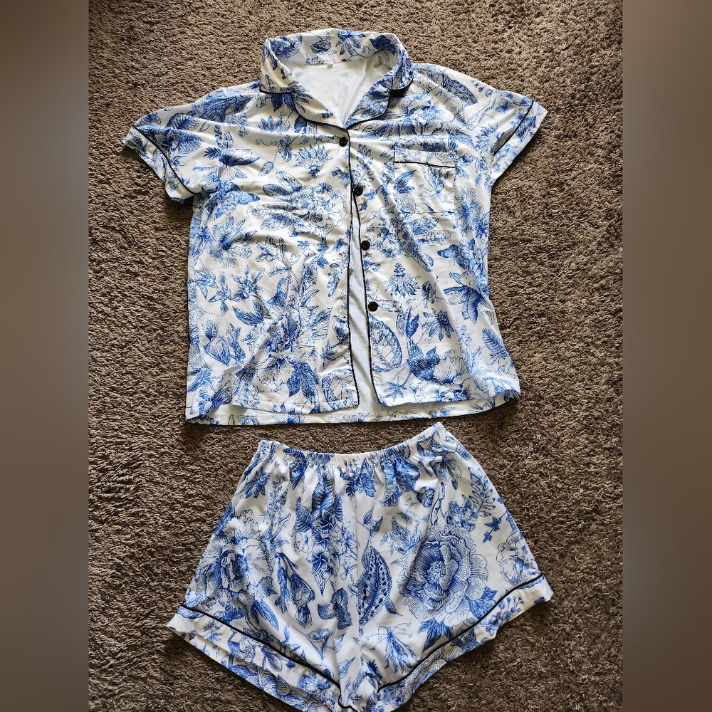 Floral Blue and White Women's Sleepwear Set